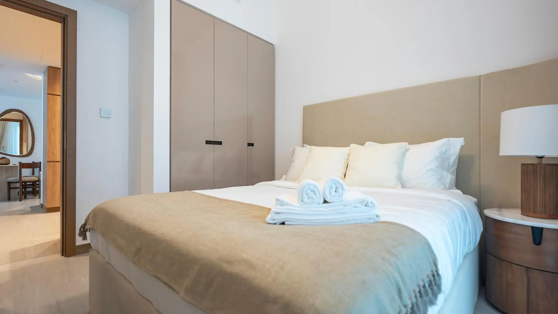 Elegant 2-Bedroom Apartment, Branded & Luxury Amenities Dubai 0*,  Verenigde Arabische Emiraten