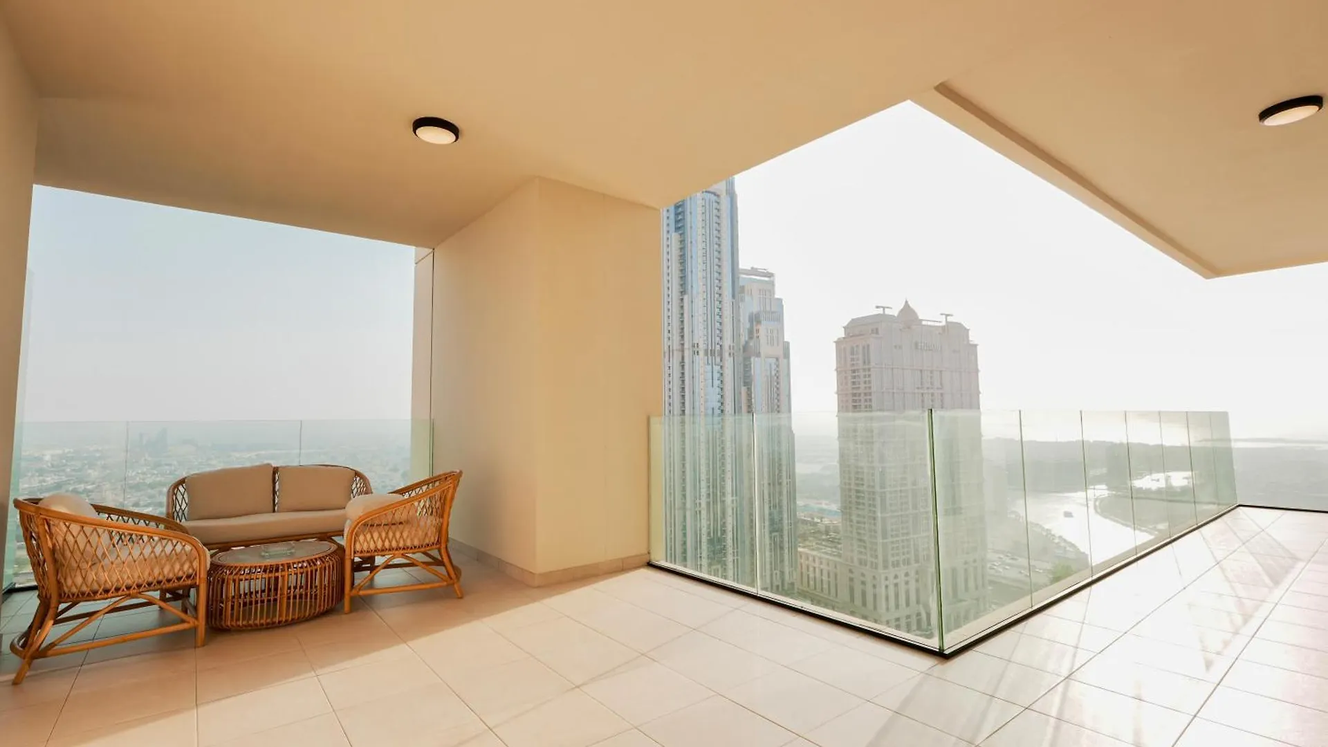 Elegant 2-Bedroom Apartment, Branded & Luxury Amenities Dubai Appartement