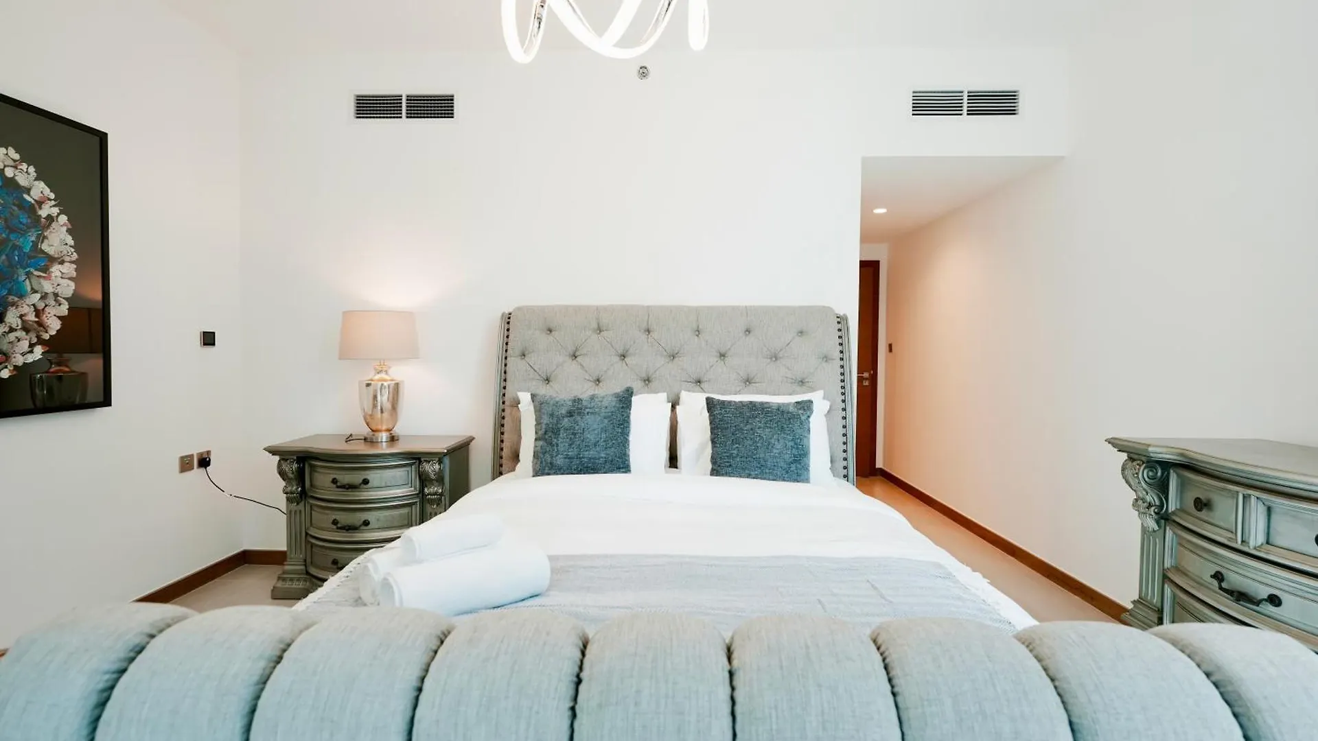 Elegant 2-Bedroom Apartment, Branded & Luxury Amenities Dubai 0*,